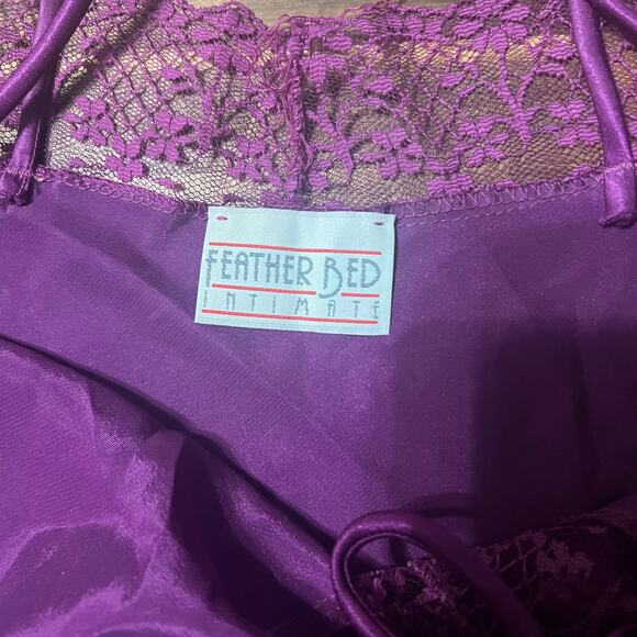 Sexy Vintage Feather Bed Intimates Purple Satin & Lace Chemise Size Medium - Picture 3 of 5